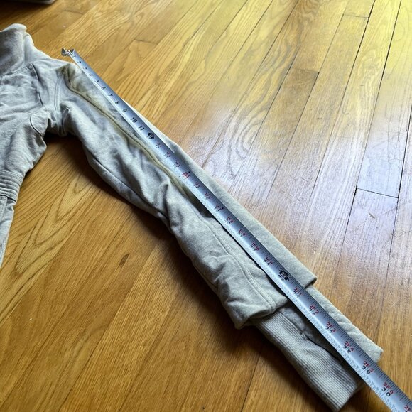 Lululemon Size 10 Gray Heathered Silver Spoon It's Happening Athletic Jacket - Picture 10 of 15